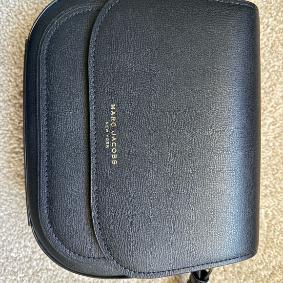 Marc Jacobs black crossbody bag. Only worn once. 
Perfect condition. - Picture 3 of 8